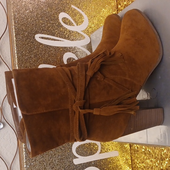 Faux Suede boots - Picture 2 of 4
